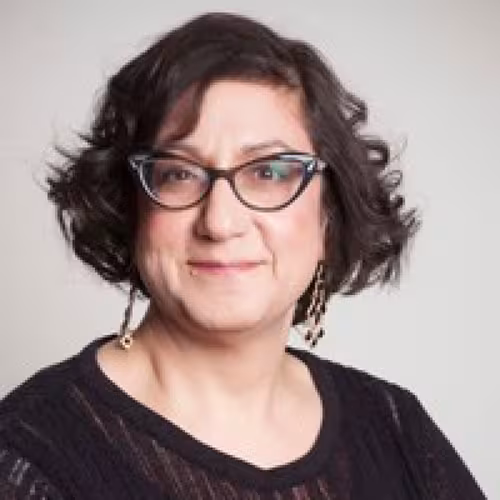 primary_staff.image.alt